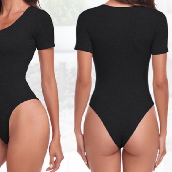 TownCat Women's Deep Scoop Slim Fit Sexy Ribbed Bodysuits, Casual Black Bodysuit - Picture 4 of 10